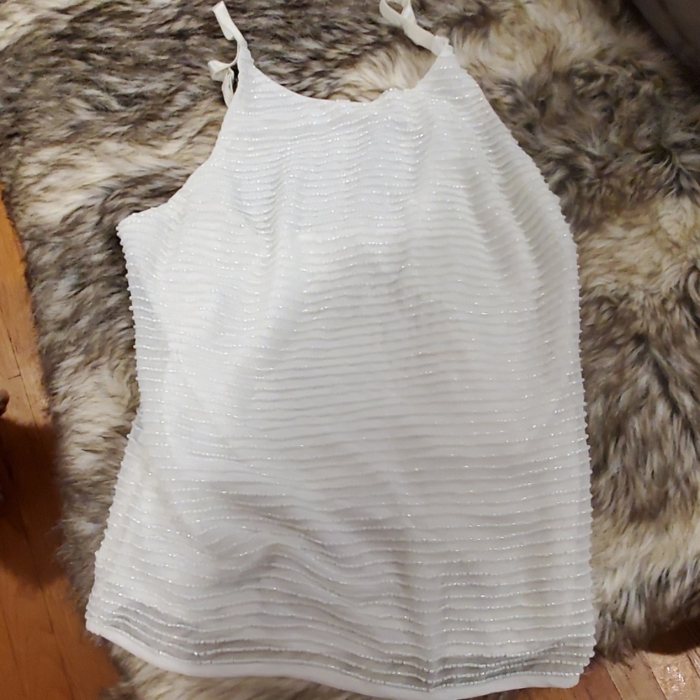 Beaded white top shop tank